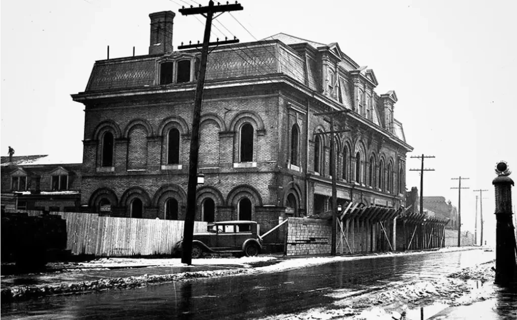 Historic Downtown Toronto Park | Black and white image of St. Andrew's Market in the 1830s | Homes Almanac
