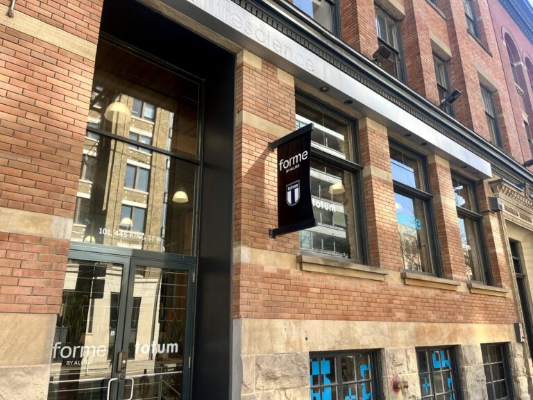 Totum Life Science King St. W