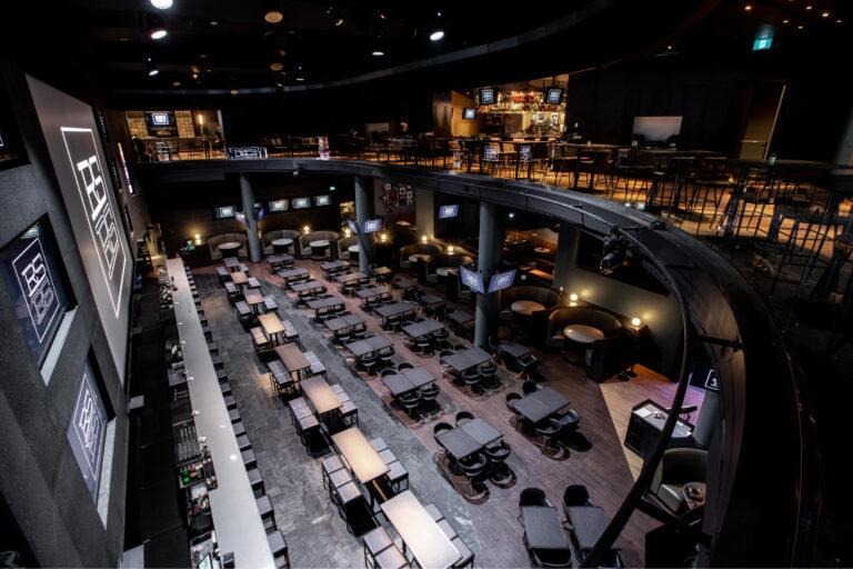 Real Sports Bar & Grill