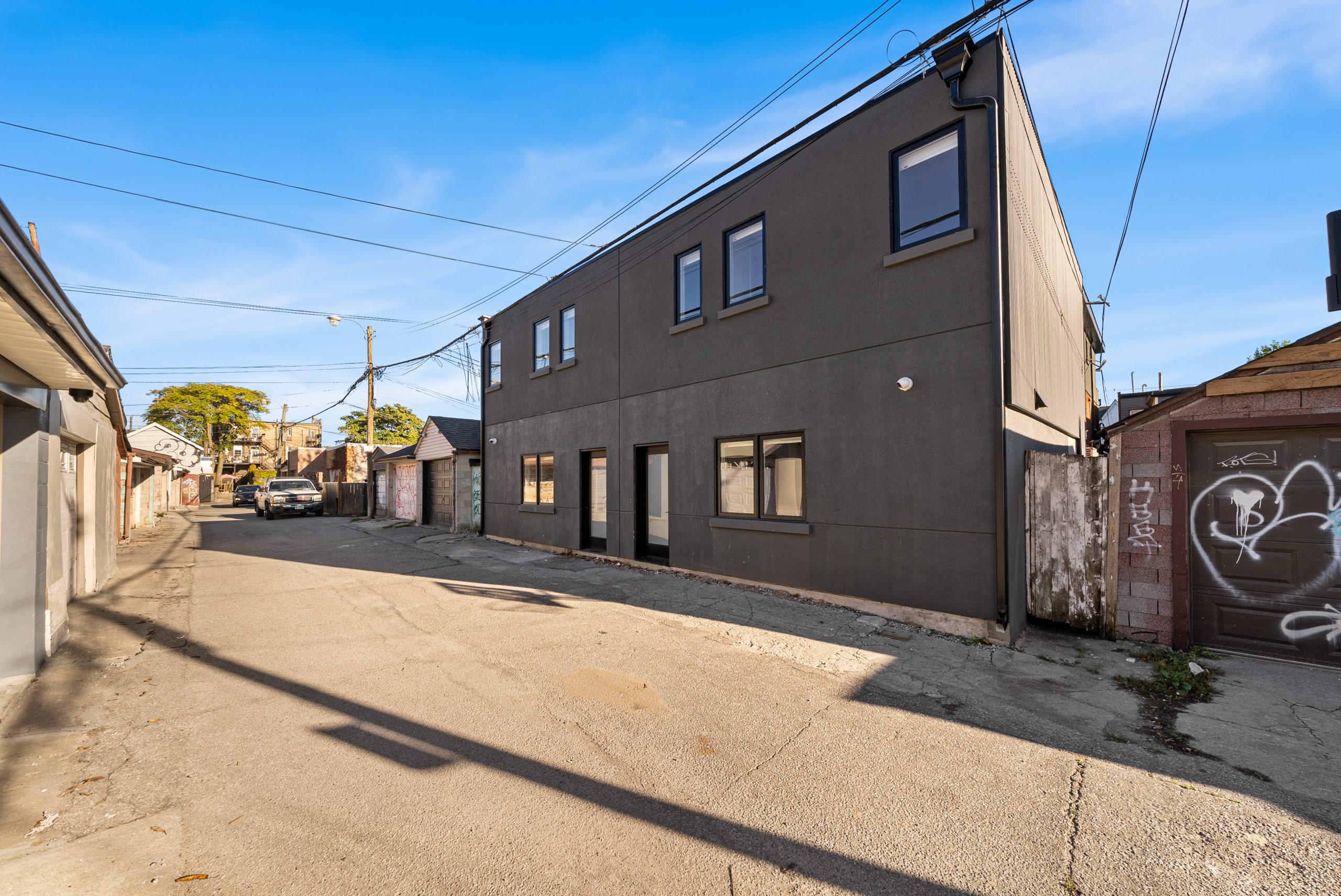 84 and 86 Argyle St Laneway
